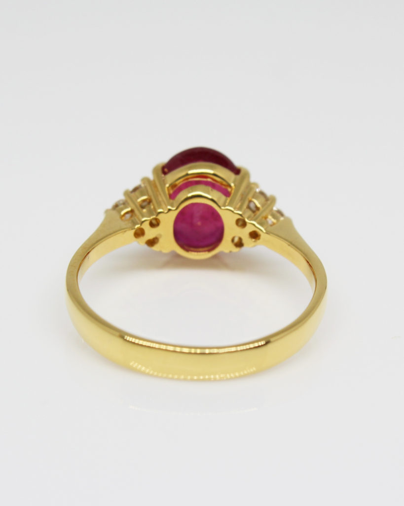 THE RUBY WITH DIAMONDS RING - Stargemspattaya